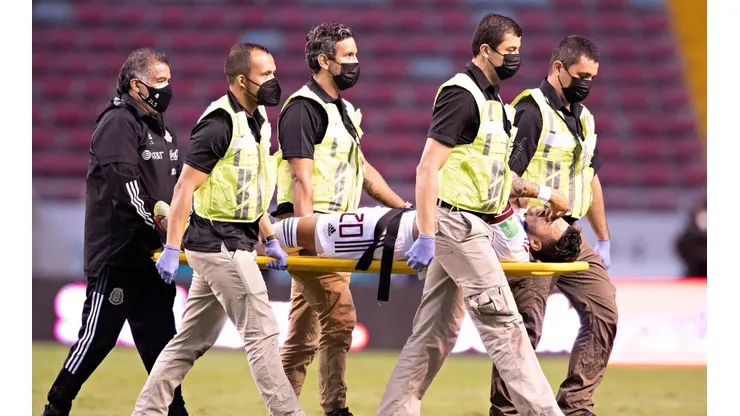 Una infracción de Francisco Calvo dejó fuera del partido a Alexis Vega