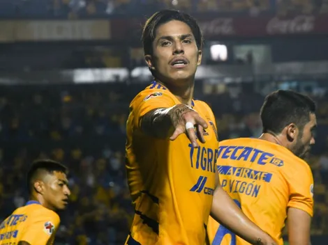 Carlos Salcedo presume chanclas de 13 mil pesos y lo tunden en redes