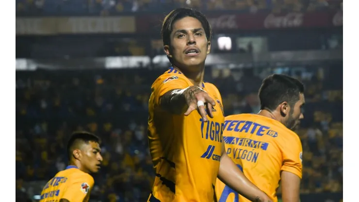 Carlos Salcedo de Tigres UANL