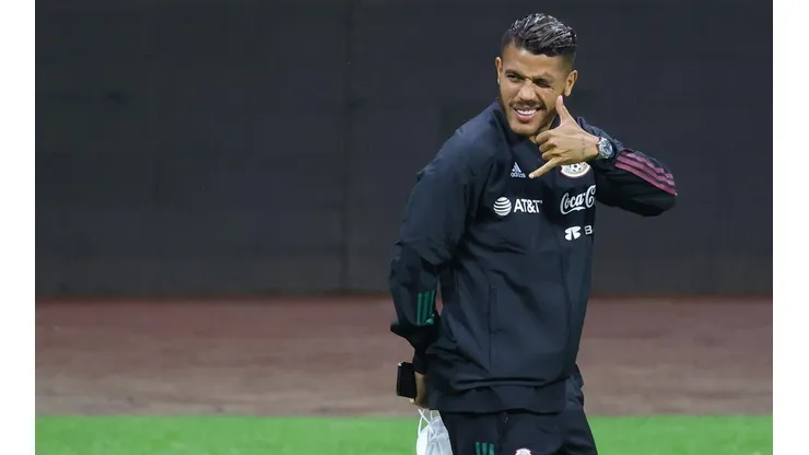 La petición de Jonathan Dos Santos a Guillermo Ochoa.