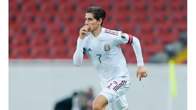 Santiago Muñoz debe definir para qué Selección Mayor jugará.