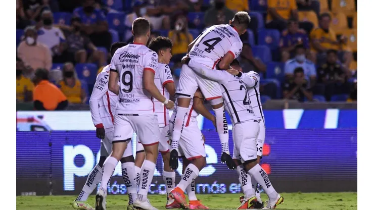 Golazo de Diego Barbosa para Atlas.