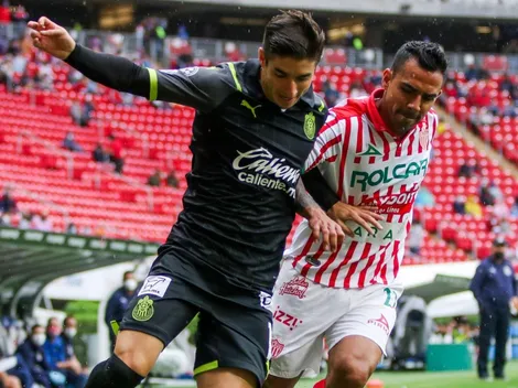 Zendejas deja ir polémico penal a favor de Necaxa que mantiene con vida a Víctor Manuel Vucetich y Chivas