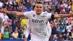 Jonathan Rodríguez adelanta a la Liga MX ante la MLS.
