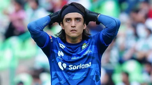 Santos sufre la sensible baja de su arquero, Carlos Acevedo