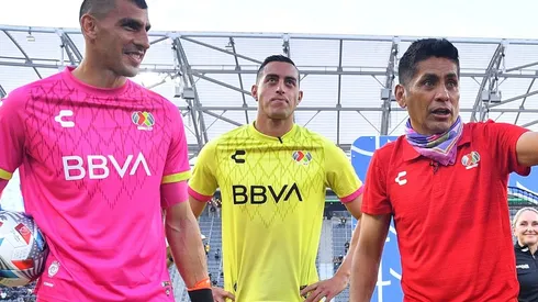 Jorge Campos intentó que Nahuel Guzmán y Rogelio Funes Mori se dieran la mano.