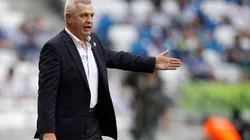 Javier Aguirre envió recadito a César Montes.