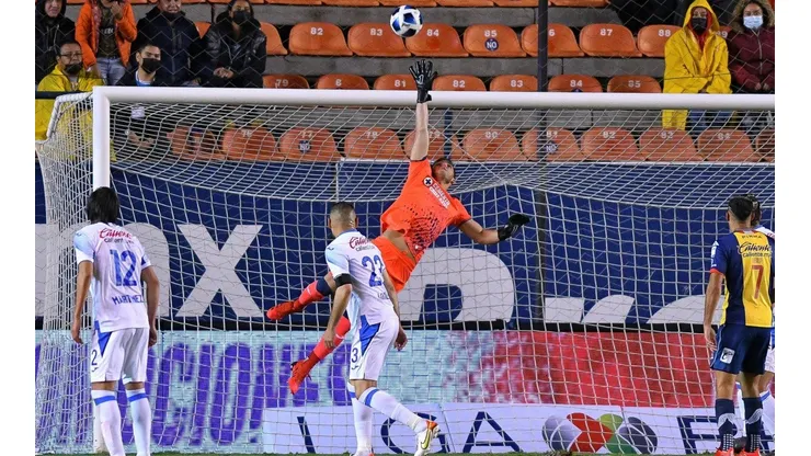 Sebastián Jurado hizo su aparición en arco de Cruz Azul en el Apertura 2021.