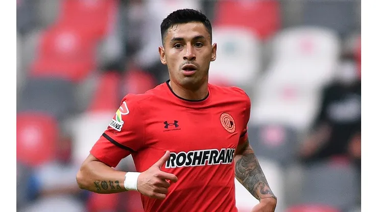 Claudio Baeza, mediocampista del Toluca.