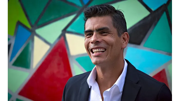 El ex guardameta de las Chivas de Guadalajara decidió compartir con sus fans el día que perdió el avión por relajarse de más.