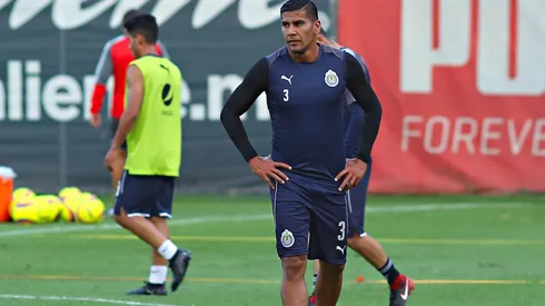 Carlos Salcido no soporta ver a Chivas de esta manera.