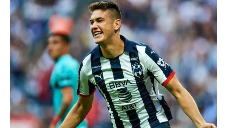 César Montes lanza mensaje provocativo a Cruz Azul.