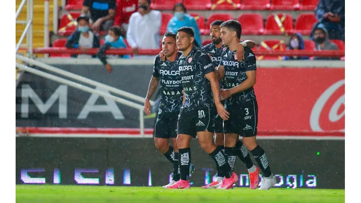 Necaxa se puso en ventaja 1-0 sobre Pumas al minuto 34.