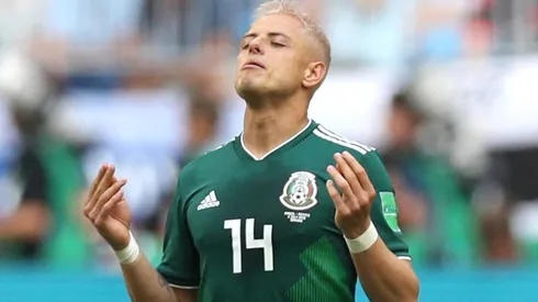 Chicharito no se desliga de la Selección Mexicana.