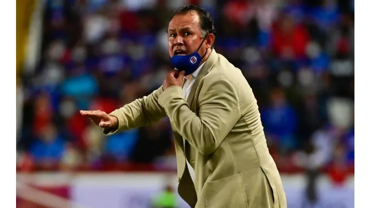 Juan Reynoso se reencontró con su Cruz Azul
