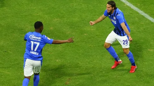 Cruz Azul ya golea a Toluca por 3-0.