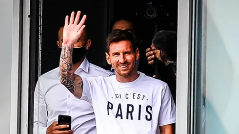 La primera imagen de Lionel Messi en París, previo a firmar con el PSG.