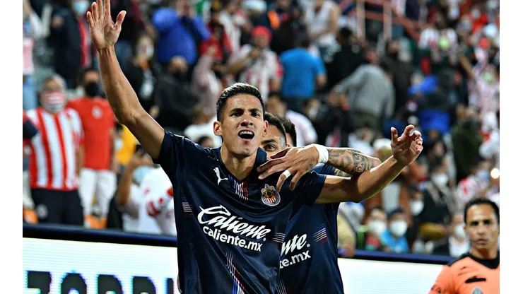 Uriel Antuna podría seguir los pasos de Johan Vásquez