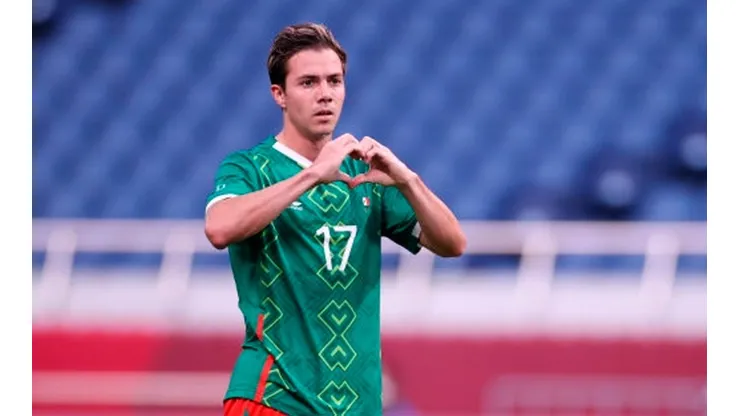 Sebastián Córdova anotó el primer gol para México de penal ante Japón.