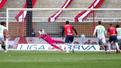 El cobro del penalti de Matías Fernández para el 1-0 de Juárez contra Chivas