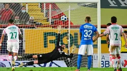 Alejandro Zendejas venció a Andrés Gudiño con este penalti.