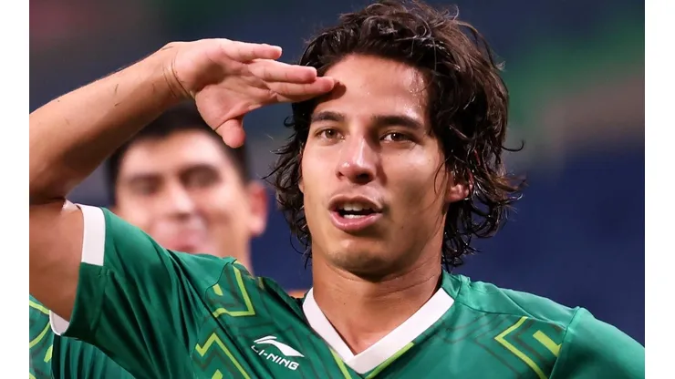 Diego Lainez salió lesionado del partido de México ante Japón por la medalla de bronce.