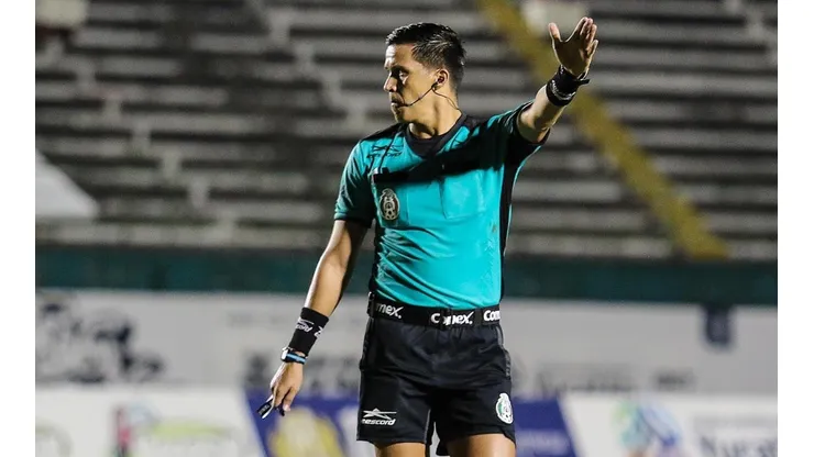 Daniel Quintero Huitrón es árbitro profesional desde la temporada 2016-17.