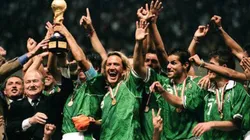 La selección mexicana con Joseph Blatter, entonces presidente de la FIFA.