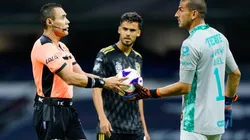 Nahuel Guzmán ha mejorado su disciplina y los árbitros lo reconocen.