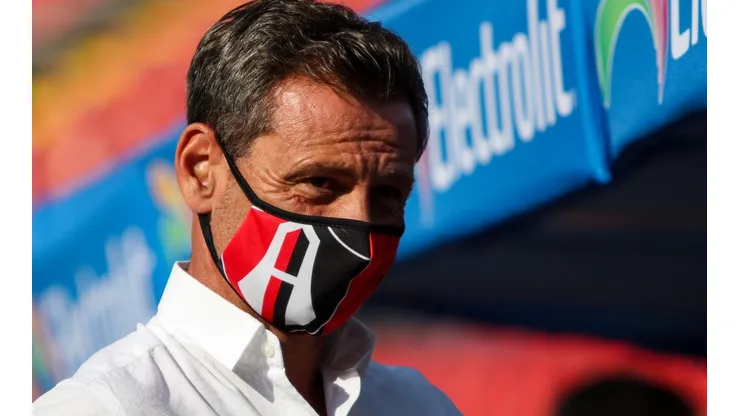 Diego Cocca, entrenador de los Rojinegros de Atlas.
