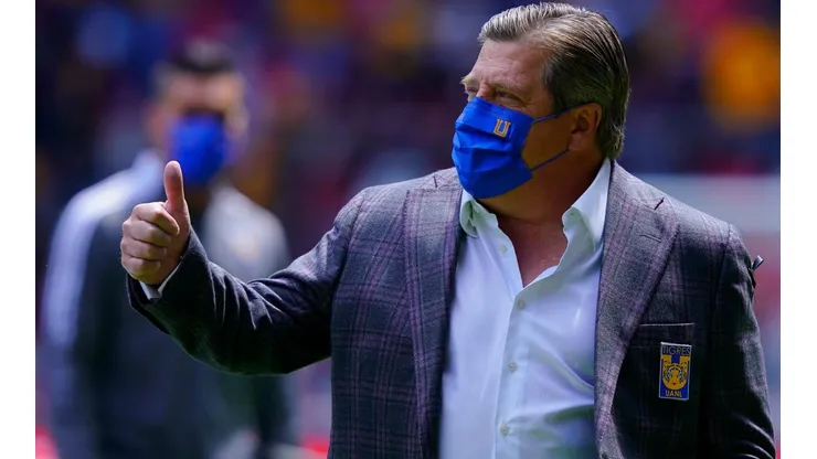 Miguel Herrera estalló contra el arbitraje.