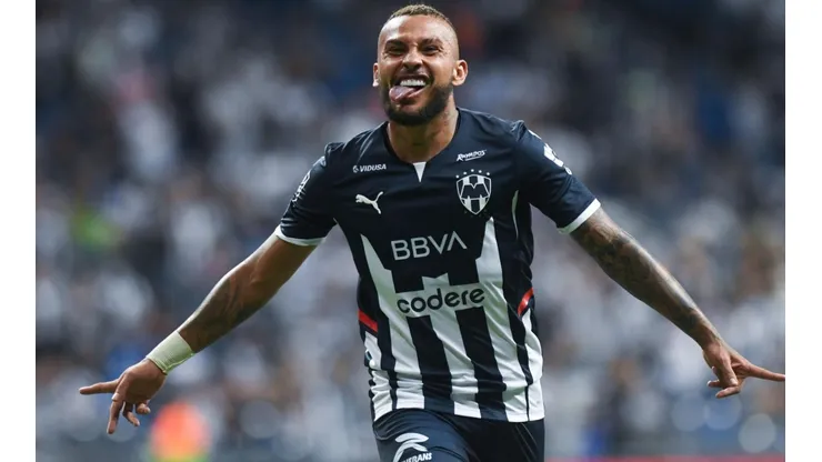 Vergara anota el segundo para Rayados.