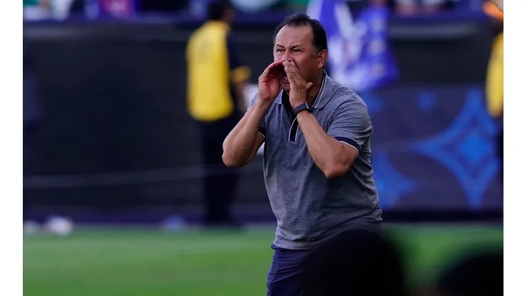 Juan Reynoso aún no logró conseguir la buena imagen de Cruz Azul
