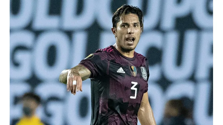 Carlos Salcedo, apuntado por todos en la Copa Oro.