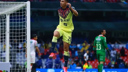 Salvador Reyes puso en ventaja 1-0 al América ante el Necaxa.