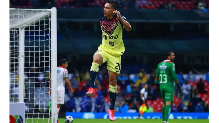 Salvador Reyes puso en ventaja 1-0 al América ante el Necaxa.