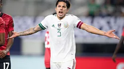 Campos destruyó a Carlos Salcedo.