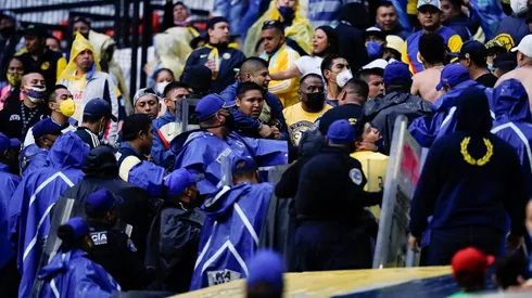 Conato de bronca entre la propia barra de América.