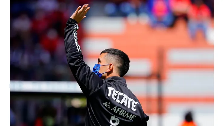 Leonardo Fernández, ovacionado en el Nemesio Diez
