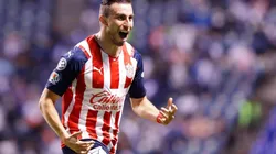 Golazo de Chivas tras el error de Silva.