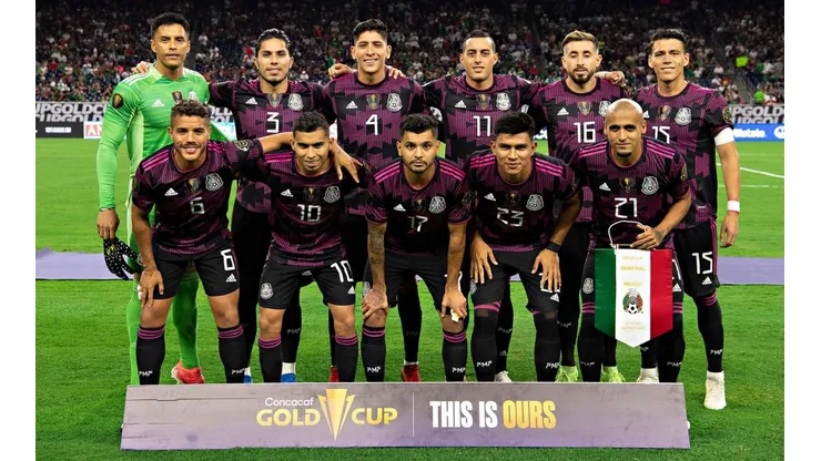 Jonathan dos Santos salió en el equipo titular a pesar de la muerte de su padre.