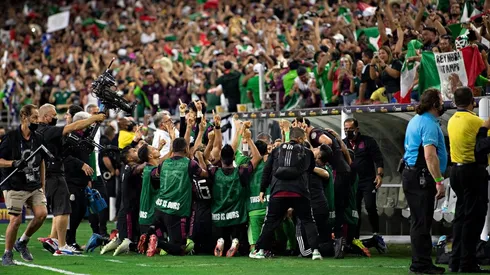 El grupo celebró los goles con Jonathan dos Santos para respaldarlo.