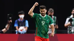 Henry Martín sufrió varios golpes durante el partido del Tri ante Sudáfrica.