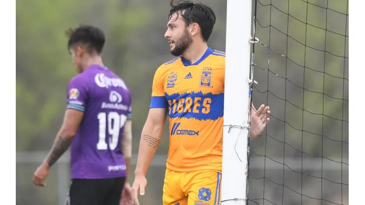 El hijo de Juninho deberá buscarse otro club para seguir su carrera