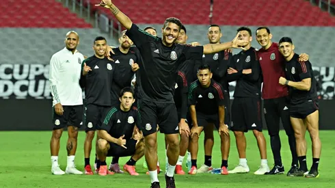 Jonathan dos Santos en la alineación oficial de México contra Honduras.