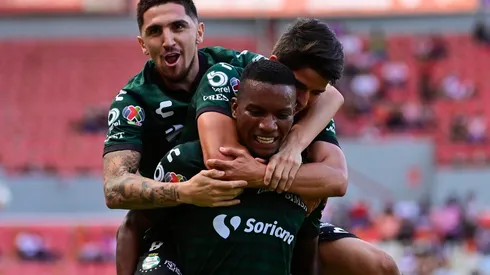 Juan Otero hizo el primer gol del torneo en esta victoria del Santos.