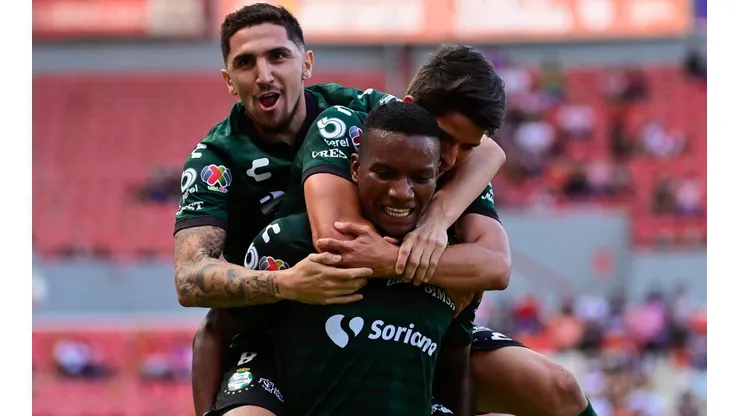 Juan Otero hizo el primer gol del torneo en esta victoria del Santos.