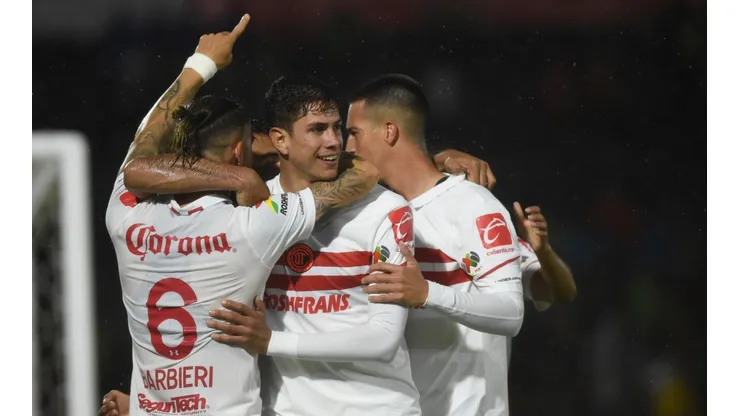 Toluca dominó y fue más eficaz para quedarse con el partido.