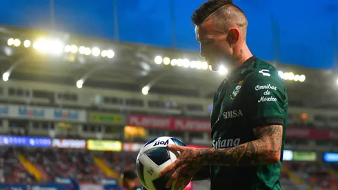 Brian Lozano en su regreso ante Necaxa.