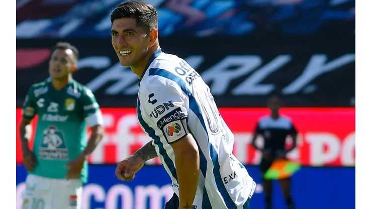 Víctor Guzmán anotó un doblete para Pachuca.
